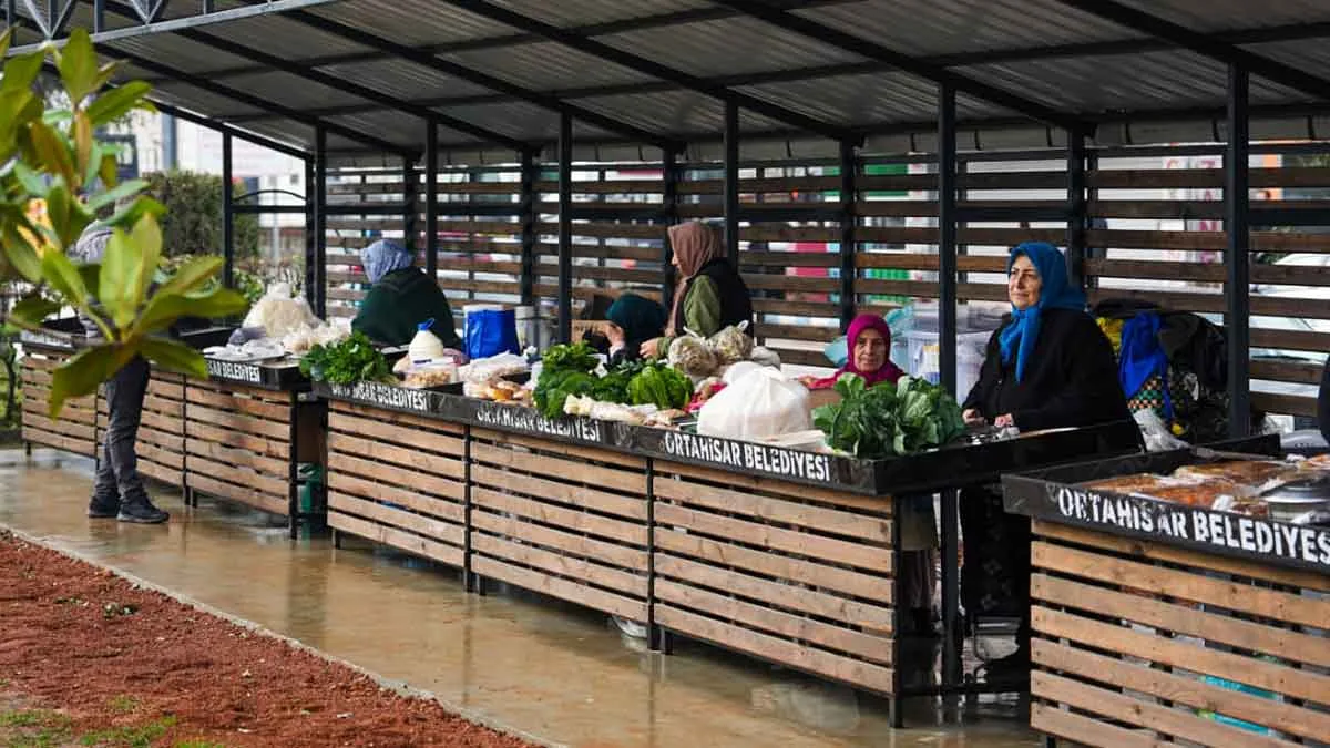 Başkan-Kaya-Trabzon'u-Akoluk-Köy-Ürünleri-Pazarı’na-davet-etti