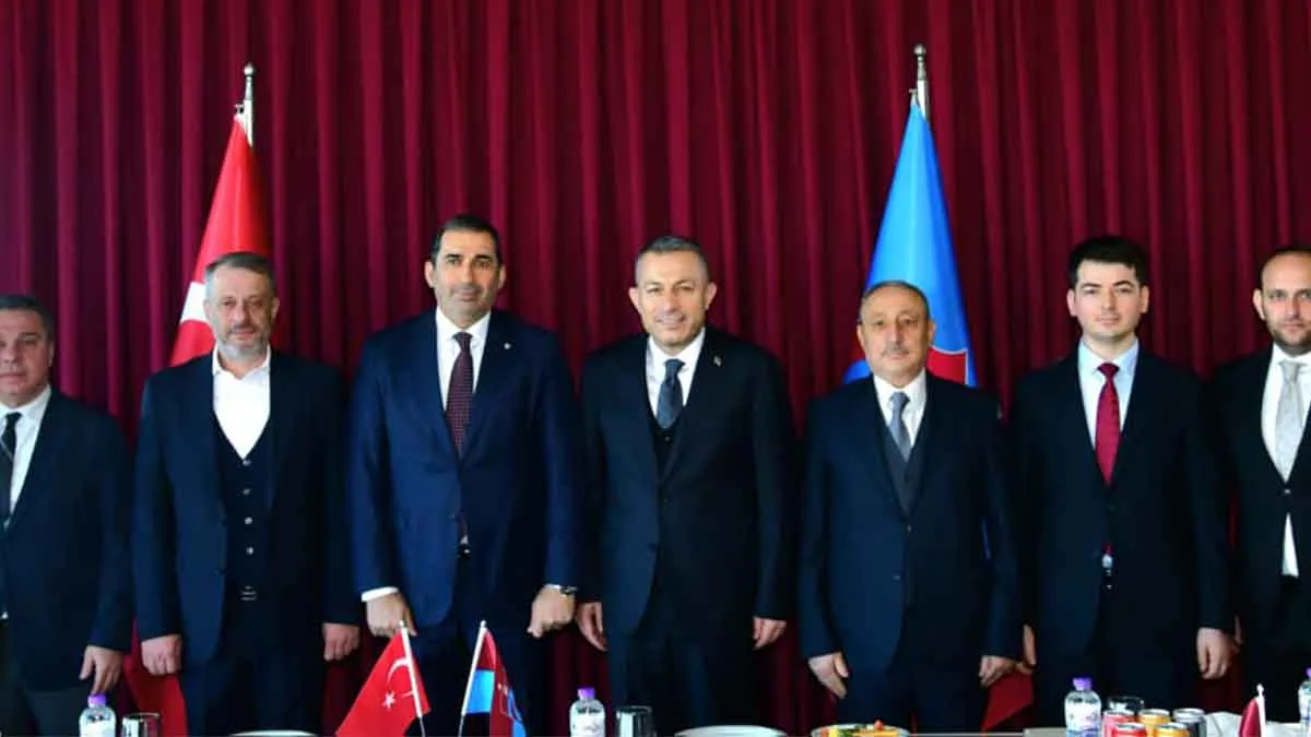 Vali-Tahir-Şahin'den-Trabzonspor'a-ziyaret