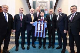 Akın-Gürlek-Trabzonspor-forması-hediye-