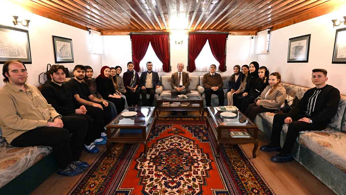 Trabzon Tarihi öğrencilere Kanuni Evi'nde anlatıldı 7 Trabzon-Tarihi-öğrencilere-Kanuni-Evi'nde-anlatıldı