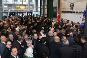 Trabzon-protokolü-vatandaşlarla-bayramlaştı