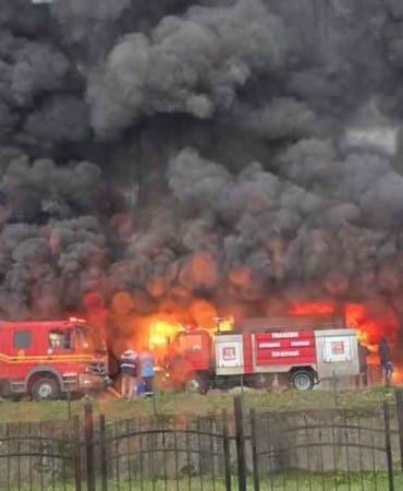 Trabzon’da fındık fabrikası alev topuna döndü! 14 Trabzon’da-fındık-fabrikası-alev-topuna-döndü!
