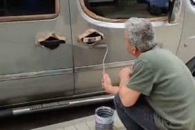 arabasini-fircayla-boyadi