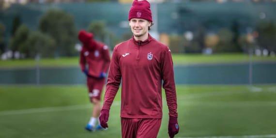 Trabzonsporlu oyuncudan taraftara güldüren yorum 10 Mathias Lovik