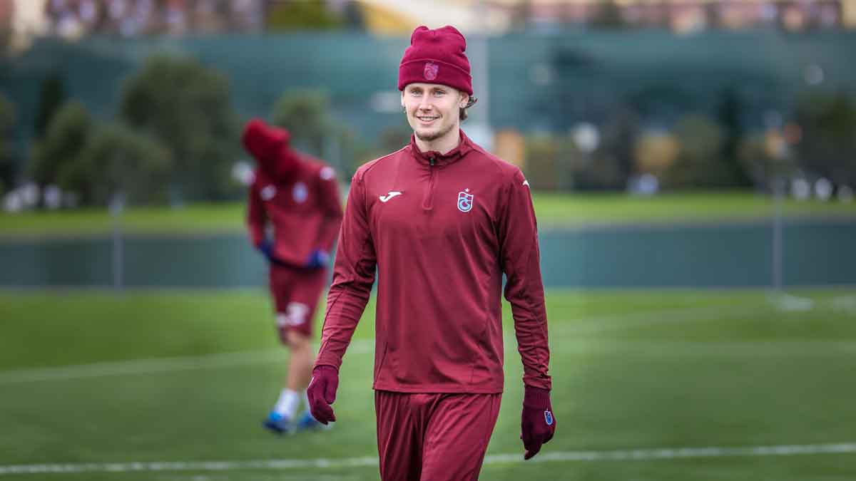Trabzonsporlu oyuncudan taraftara güldüren yorum 4 Mathias Lovik
