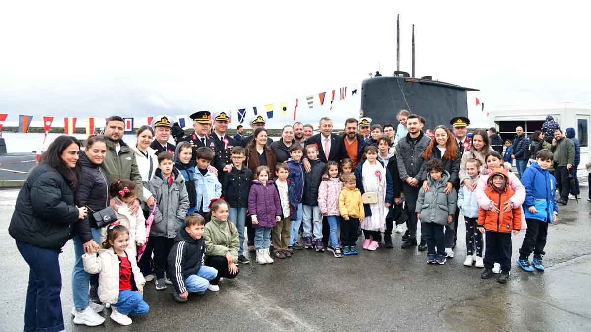 23-Nisan'da-TCG-Preveze-denizaltısı-yoğun-ilgi