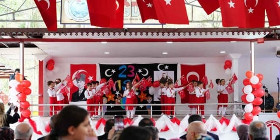 Akçaabat'ta-23-Nisan-coşkusu-yaşandı