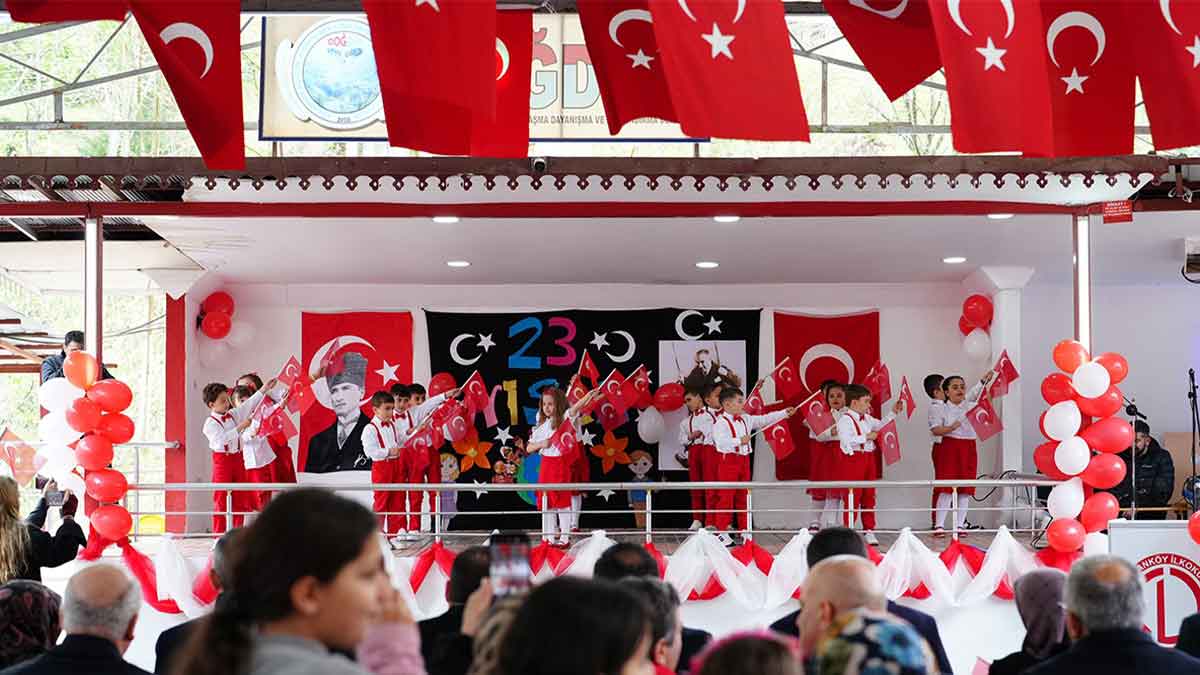 Akçaabat'ta-23-Nisan-coşkusu-yaşandı