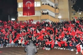 KTÜ'lü-öğrenciler-A-Milli-Takım'ın-galibiyetini-coşkuyla-kutladı