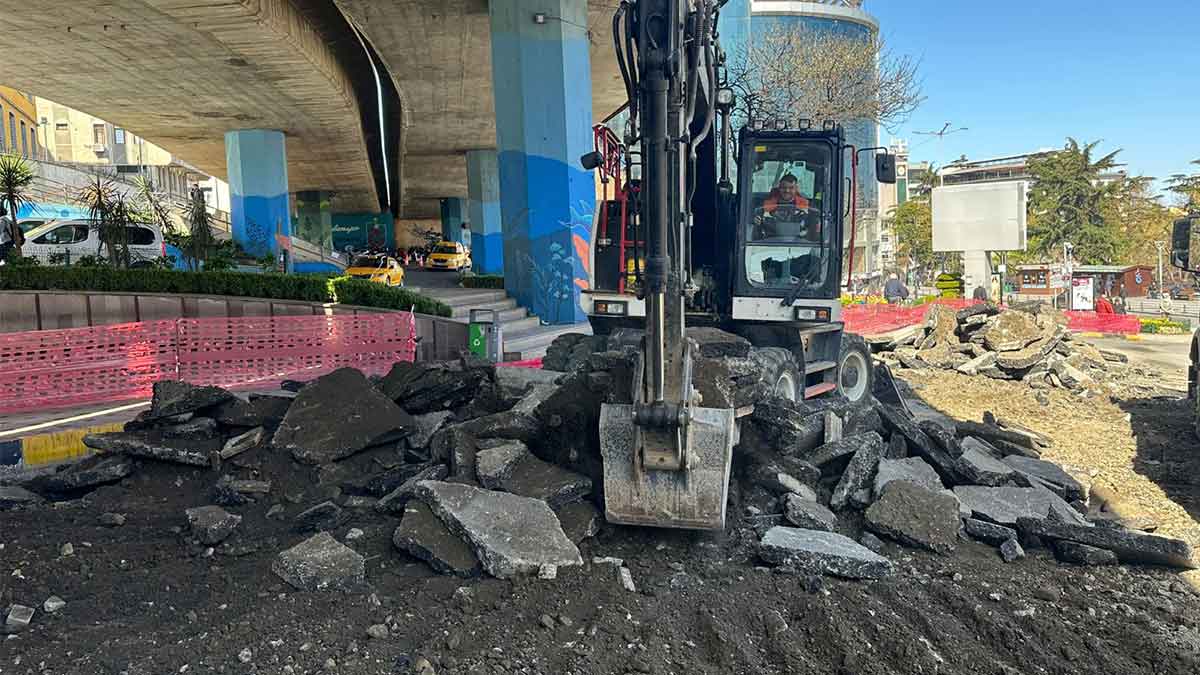 Meydan'daki-eski-dolmuş-durakları-dinlenme-alanı-olacak