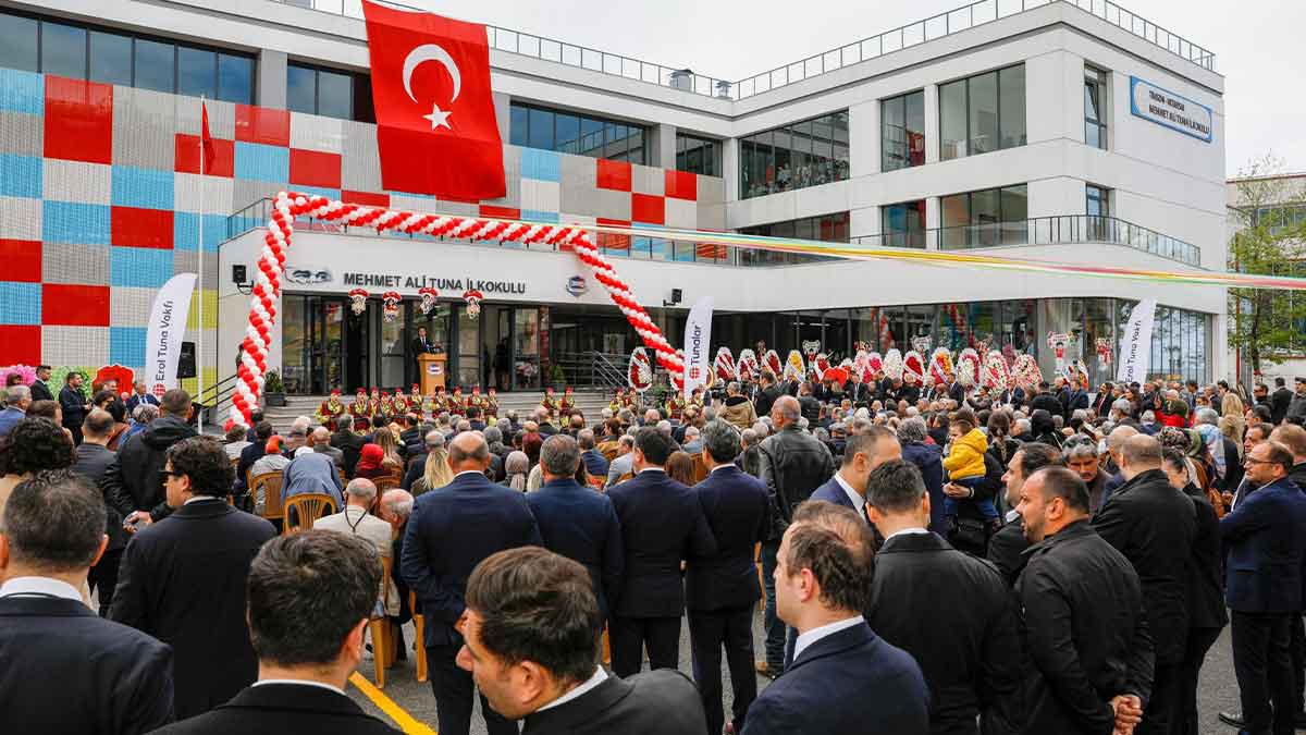 Trabzon-Mehmet-Ali-Tuna-İlkokulu-törenle-açıldı