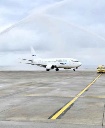 Trabzon-Tiflis-uçak-seferleri-tartışma-konusu-oldu