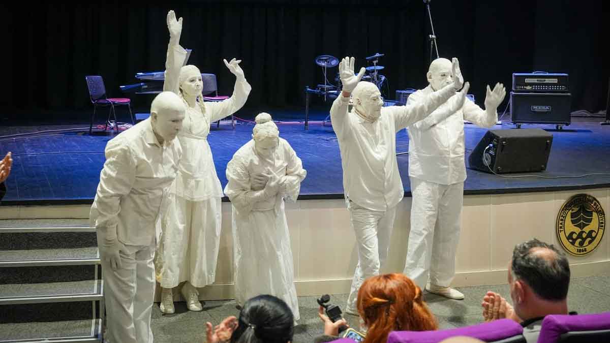 Trabzon-Uluslararası-Tiyatro-Festivali-başladı