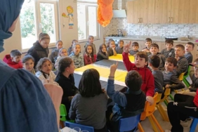 Trabzon'da-Çilekli-Düşler-Köyü'ne-çocuklardan-yoğun-ilgi