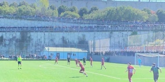 Trabzon’da-maçı-izlemek-isteyen-taraftarlar-yollara-taştı