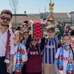 trabzonsporlu minikler istanbulda derbi sevinci