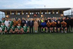 Arsin'de geleneksel futbol turnuvası başladı 5 Arsin'de-geleneksel-futbol-turnuvası-başladı