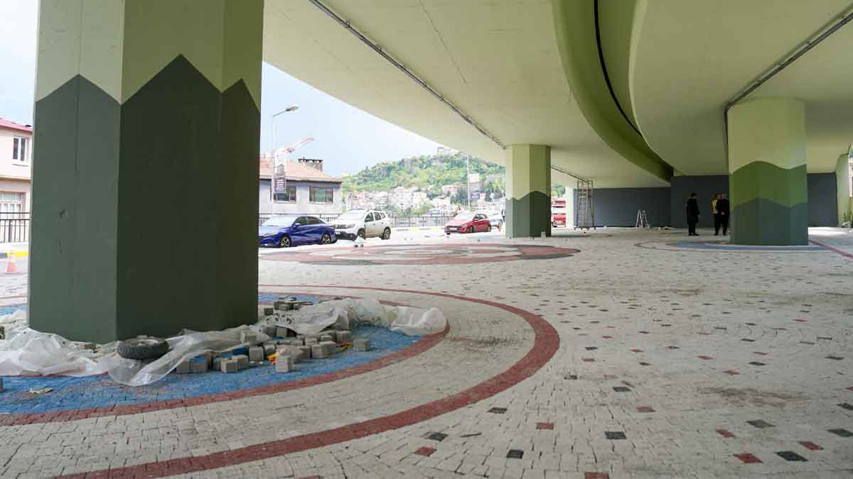 Meydan viyadüğünde dönüşüm çalışmaları sürüyor 8 Meydan-viyadüğünde-dönüşüm-çalışmaları-sürüyor