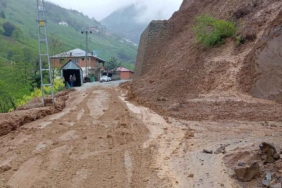 Trabzon'da-aşırı-yağışlar-heyelan-getirdi