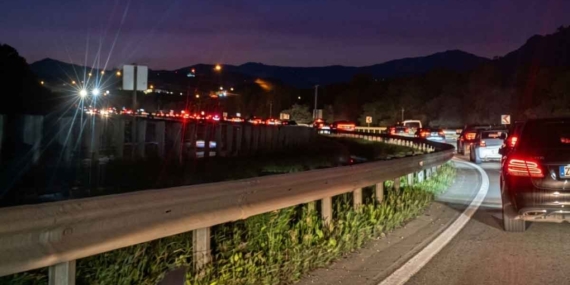 Bayram tatili dönüşü Trabzon yolu kilitlendi 8 trabzon-ankara-yolu-trafik