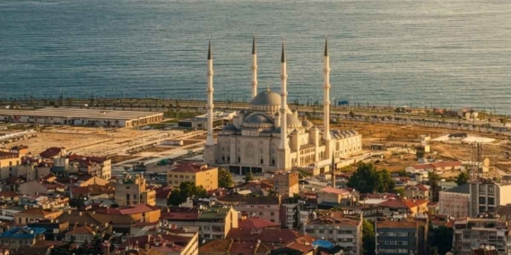 Trabzon’un dev camisinde tepki çeken görüntü 7 trabzon-cami-haberi