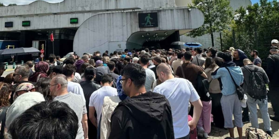 Türkler bayramda Batum’a akın etti 20 turkler-bayramda-batuma-akin-etti