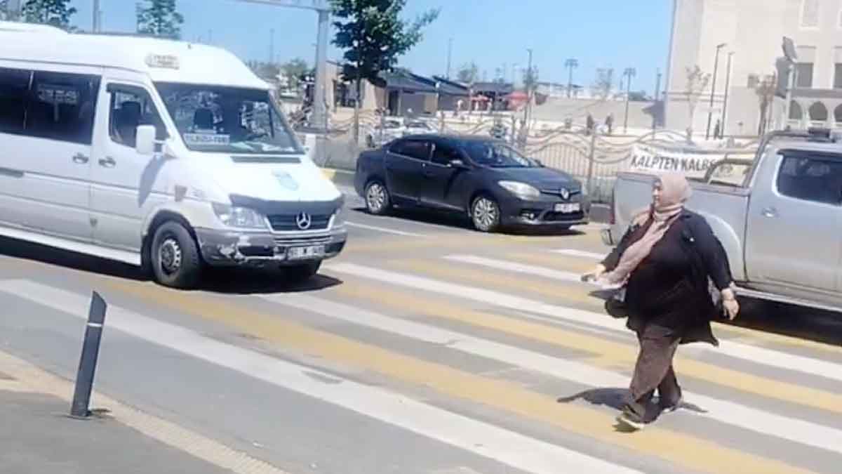 Trabzon’da yayaların yolun karşısına geçme mücadelesi eleştiri konusu oldu 4 trabzon-yaya-gecidi-sorunu