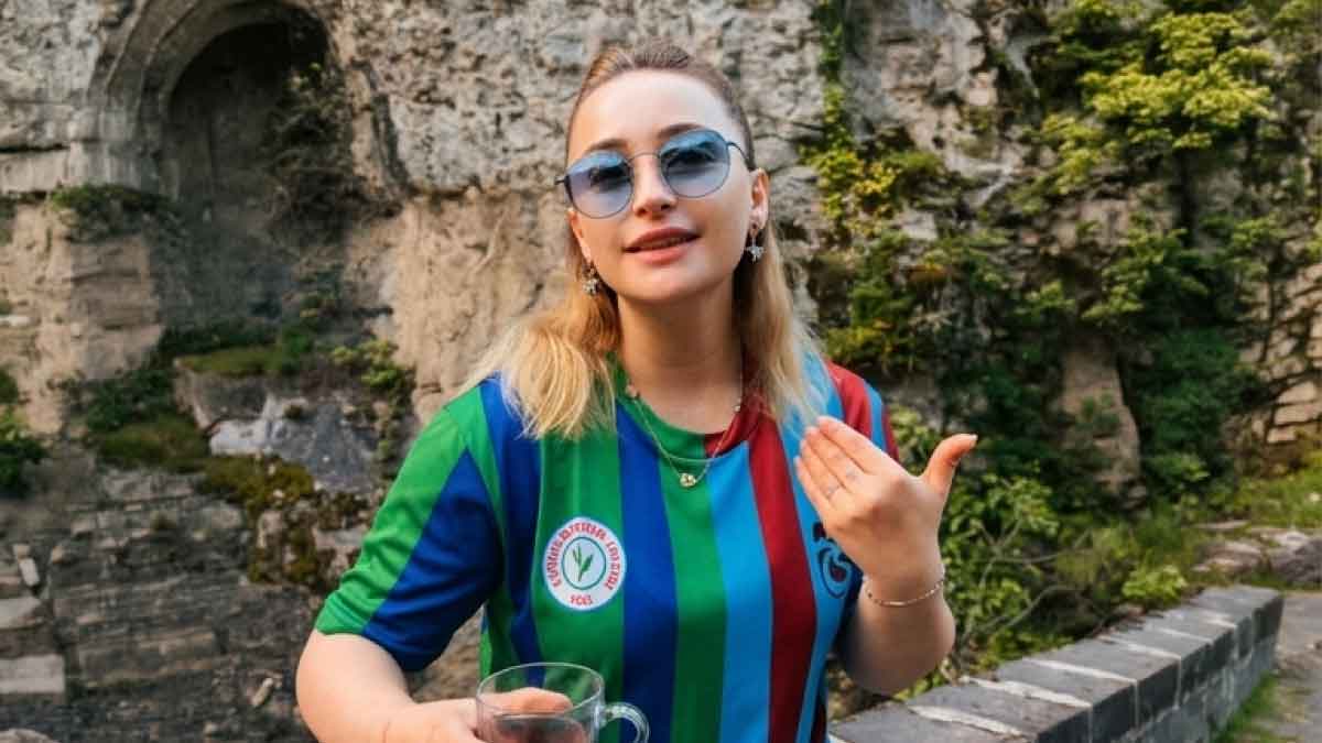 Trabzonlu taraftar Trabzonspor ve Rizespor formasını birleştirdi 3 trabzonspor-rizespor-forma
